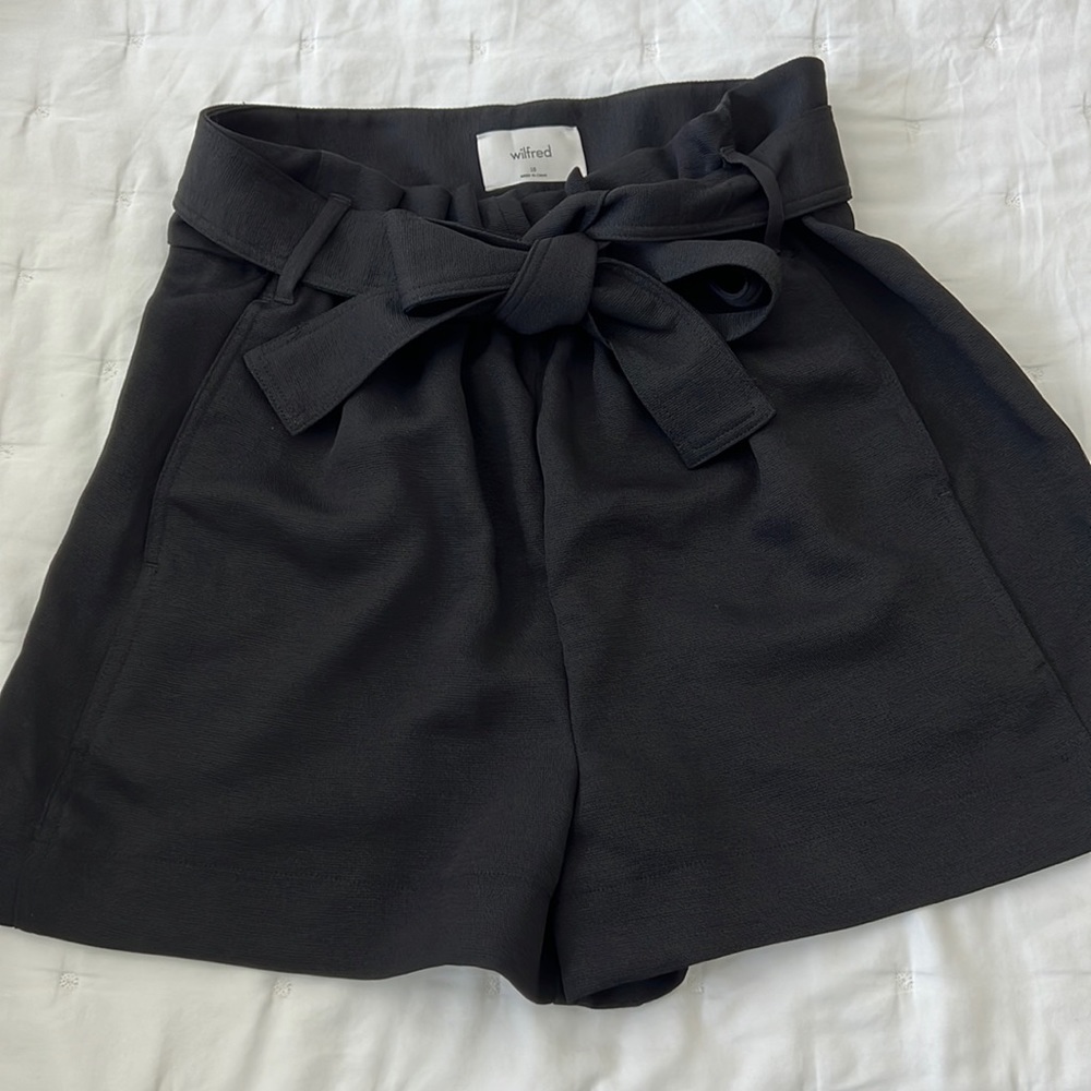 Aritzia Wilfred black belted high waist shorts